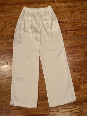 ARITZIA SILKY WHITE WIDE LEG  HIGH WAISTED EFFORTLESS TROUSER  PANTS SZ 4